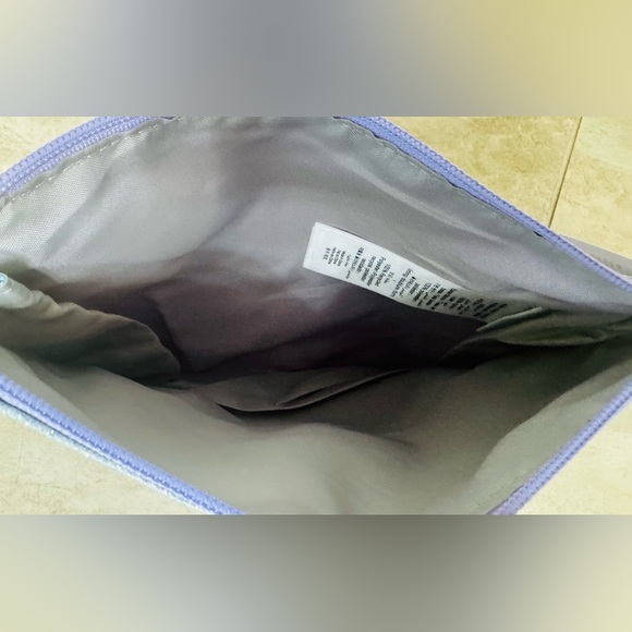 Pottery Barn Kids Mackenzie Heart Tie-Dye Lunch Box, Supplies Pouch, & Crayola - Picture 10 of 14